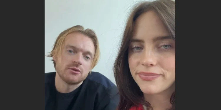 Billie Eilish y su hermano Finneas.