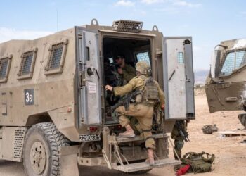 Fotografía de los preparativos de las tropas israelíes para una operación antiterrorista en Jenin y Tulkarem (EFE/Ejércido de Israel)