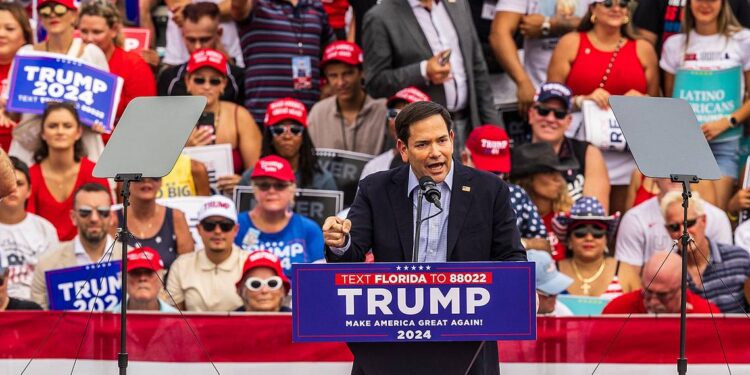 El senador estadounidense de Florida, Marcos Rubio, habla durante un mitin del expresidente Donald Trump en el Trump National Doral Miami, en Doral, el martes 9 de julio de 2024. PEDRO PORTAL pportal@miamiherald.com