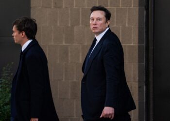 WASHINGTON, DC - NOVEMBER 13: Elon Musk departs the Hyatt Regency Capitol Hill where President-elect Donald Trump spoke to House Republicans on November 13, 2024 in Washington, DC. As both the house and Senate GOP conferences hold their leadership elections, President-elect Donald Trump is in Washington to meet with Congressional Republicans and with President Joe Biden at the White House. (Kent Nishimura/Getty Images) (Photo by Kent Nishimura / GETTY IMAGES NORTH AMERICA / Getty Images via AFP)