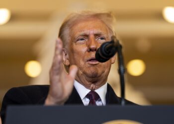 Washington (United States), 20/01/2025.- President Donald Trump addresses guests and supporters in an overflow room in Emancipation Hall of the U.S. Capitol for his Inauguration ceremony in Washington, D.C., on Monday, January 20, 2025. EFE/EPA/Greg Nash / POOL