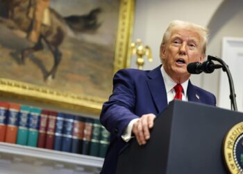 Washington (United States), 21/01/2025.- US President Donald Trump delivers remarks on artificial intelligence (AI) infrastructure in the Roosevelt Room of the White House in Washington DC, USA, 21 January 2025. Trump is expected to announce a 500 US billion dollar AI infrastructure investment in the US. EFE/EPA/AARON SCHWARTZ / POOL