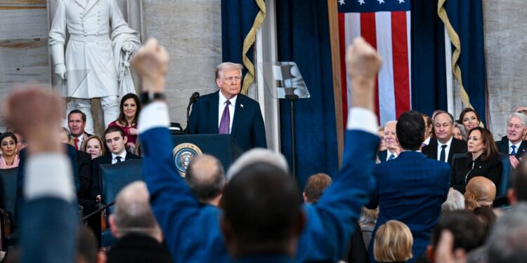 Washington (United States), 20/01/2025.- US President Donald Trump speaks after being sworn in during the inauguration of Donald Trump as the 47th president of the United States takes place inside the Capitol Rotunda of the U.S. Capitol building in Washington, D.C., USA, 20 January 2025. It is the 60th U.S. presidential inauguration and the second non-consecutive inauguration of Trump as U.S. president. (Estados Unidos) EFE/EPA/KENNY HOLSTON / POOL