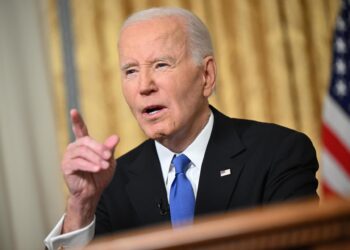 Washington (United States), 16/01/2025.- US President Joe Biden delivers his farewell address to the nation from the Oval Office of the White House in Washington, DC, USA, 15 January 2025. EFE/EPA/MANDEL NGAN / POOL