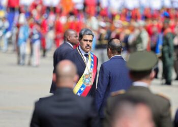 10 January 2025, Venezuela, Caracas: Nicolas Maduro (M), President of Venezuela, at a ceremony on the day he was sworn in for a third term as Venezuelan head of state. Photo: Andres Gonzalez/dpa/Sipa USA picture alliance dpa/picture-alliance/Sipa USA  Read more at: https://www.elnuevoherald.com/noticias/florida/sur-de-la-florida/article298513653.html#storylink=cpy