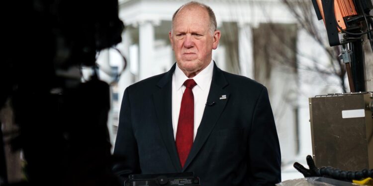 WASHINGTON (United States), 06/02/2025.- Tom Homan, former Director of Immigration and Customs Enforcement and President Trump's 'border czar' gives remarks to the press outside the West Wing of the White House in Washington DC, USA, 06 February 2025. EFE/EPA/WILL OLIVER