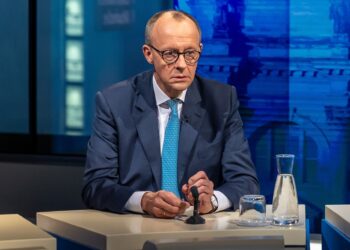 BERLIN (Germany), 23/02/2025.- Chairman of Germany's Christian Democratic Union (CDU) Friedrich Merz attends an election night TV talk show at the capital city studio of the TV channel ARD during the general elections in Berlin, Germany, 23 February 2025. (Elecciones, Alemania) EFE/EPA/ANDREAS GORA / POOL